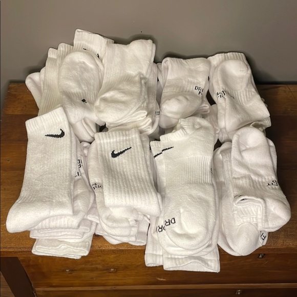 ⚡️ Nike Men's Loose Sock White *LOT* Please Read Full Description (NO BUNDLE) - Picture 2 of 2